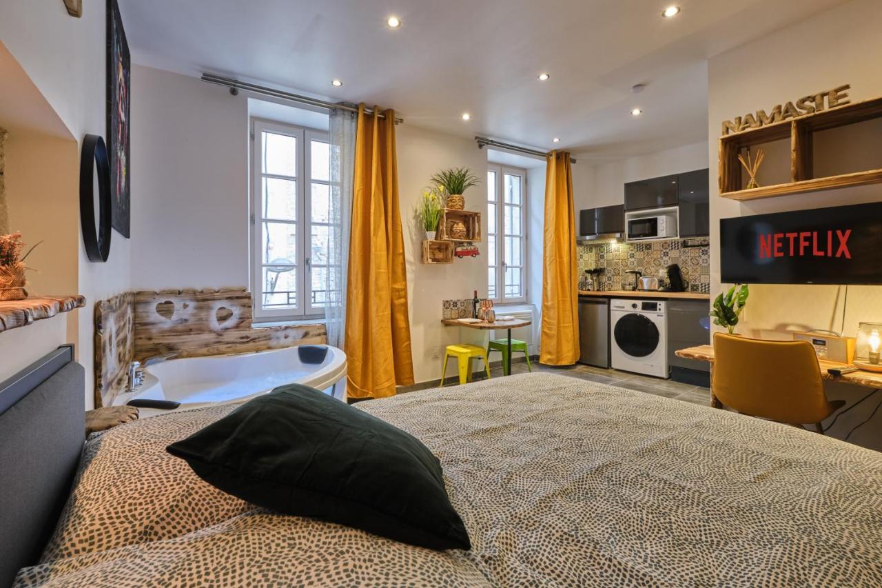 Place Carnot - Studio Tout Equipe Avec Jacuzzi Proche Toutes Commodites Carcassone Exterior photo