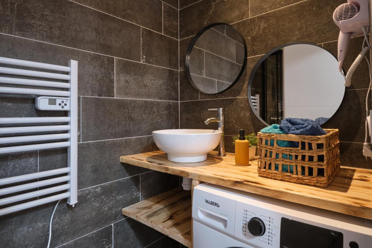 Place Carnot - Studio Tout Equipe Avec Jacuzzi Proche Toutes Commodites Carcassone Exterior photo