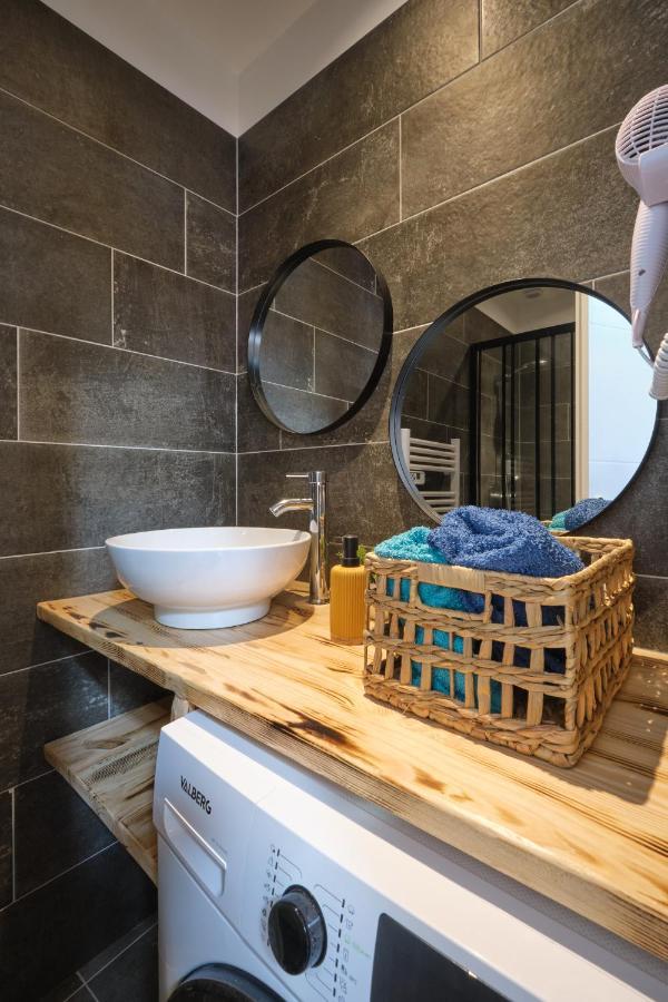 Place Carnot - Studio Tout Equipe Avec Jacuzzi Proche Toutes Commodites Carcassone Exterior photo