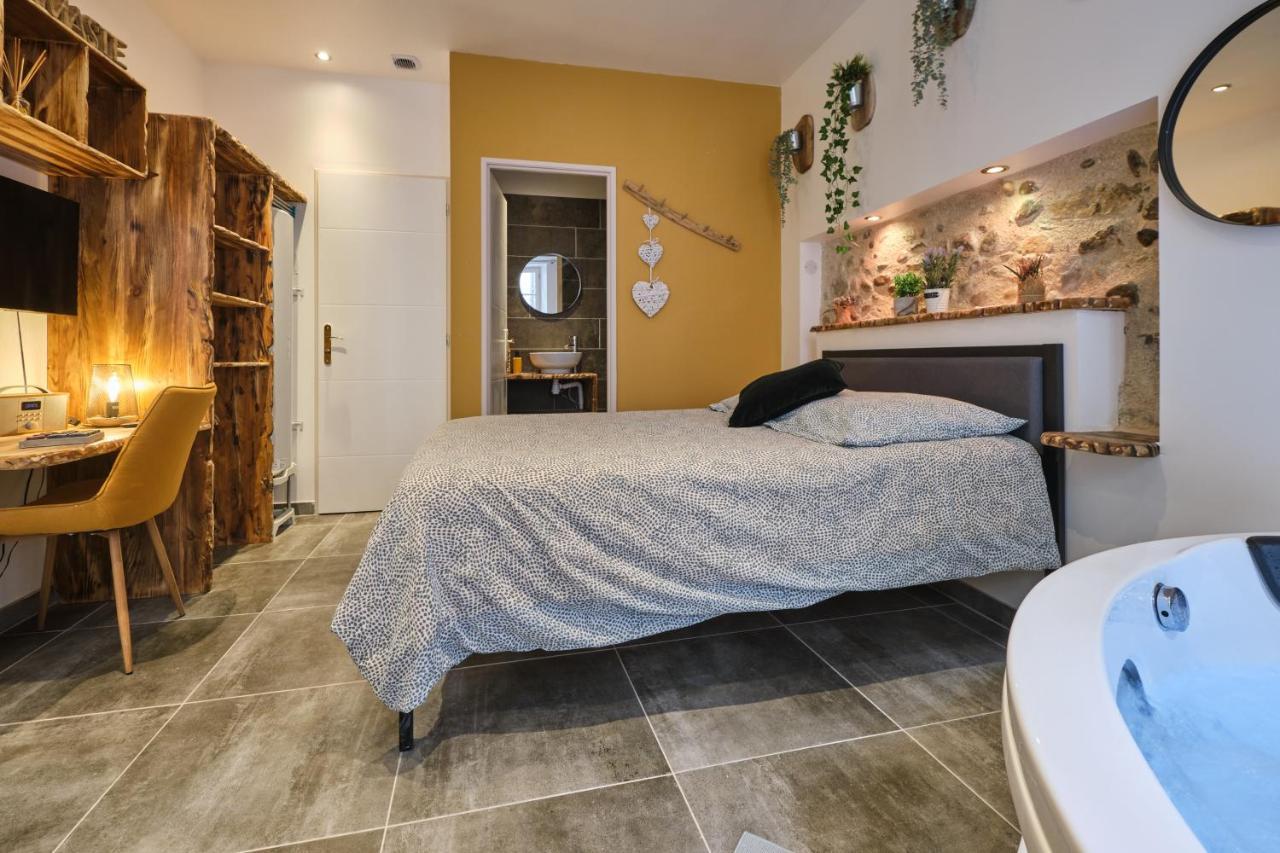 Place Carnot - Studio Tout Equipe Avec Jacuzzi Proche Toutes Commodites Carcassone Exterior photo