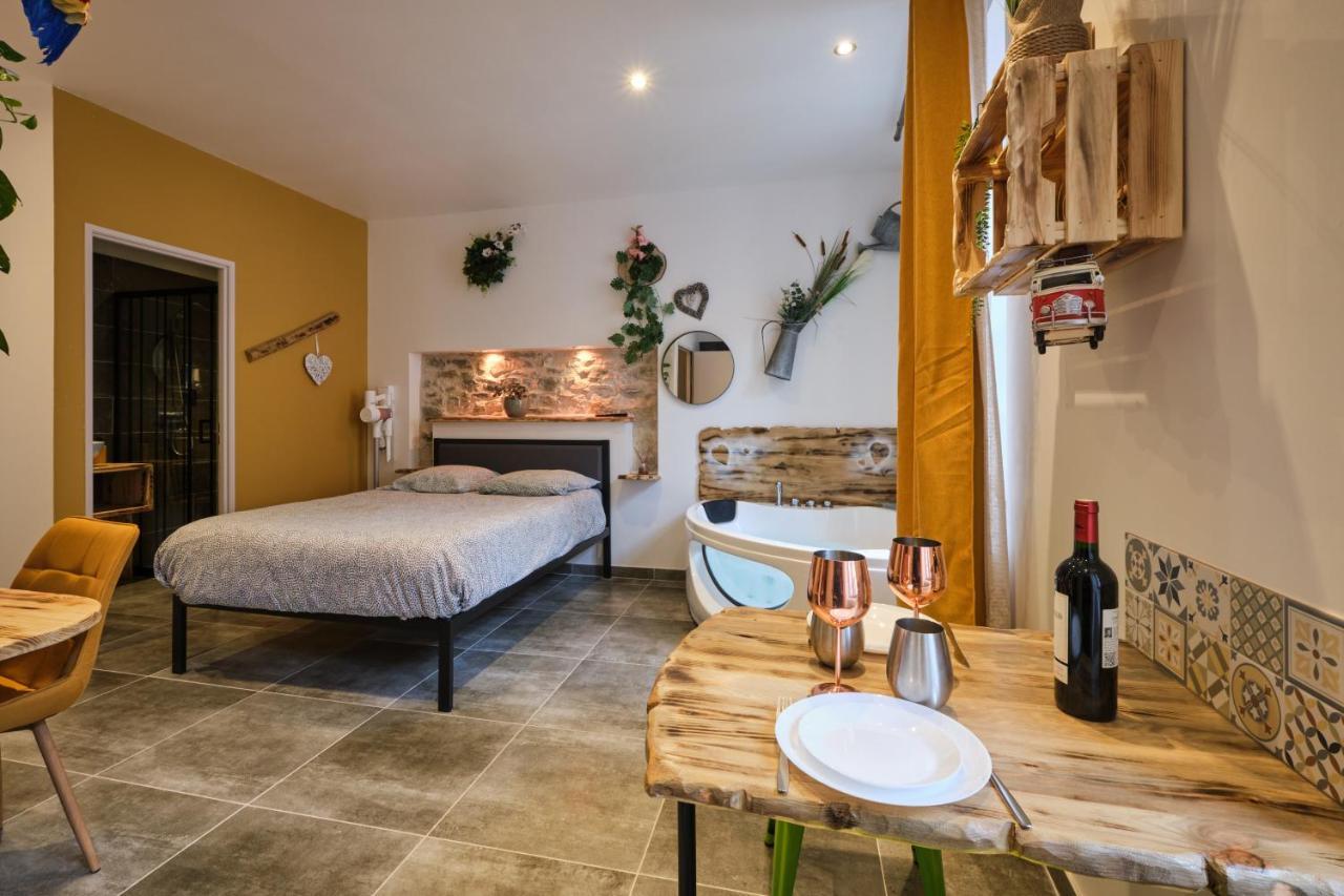 Place Carnot - Studio Tout Equipe Avec Jacuzzi Proche Toutes Commodites Carcassone Exterior photo
