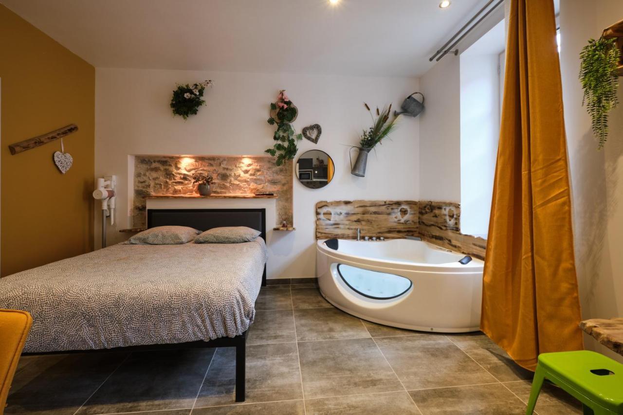 Place Carnot - Studio Tout Equipe Avec Jacuzzi Proche Toutes Commodites Carcassone Exterior photo