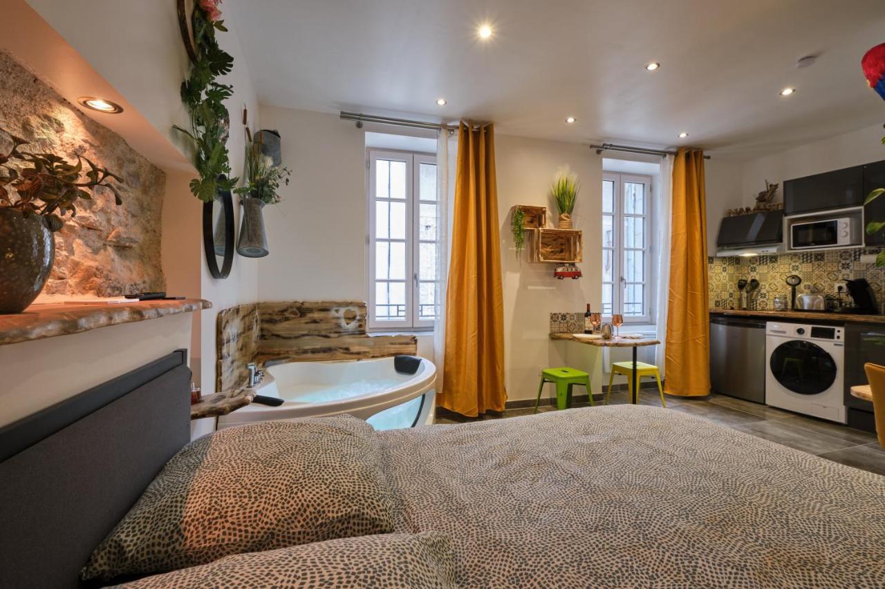 Place Carnot - Studio Tout Equipe Avec Jacuzzi Proche Toutes Commodites Carcassone Exterior photo