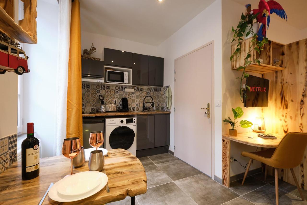 Place Carnot - Studio Tout Equipe Avec Jacuzzi Proche Toutes Commodites Carcassone Exterior photo